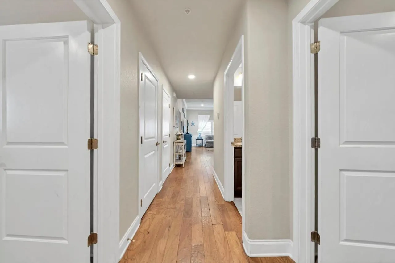 Private Patio! Gated Community! Walk To Beach! Alerio C101 Free Activities! Destin Holiday home