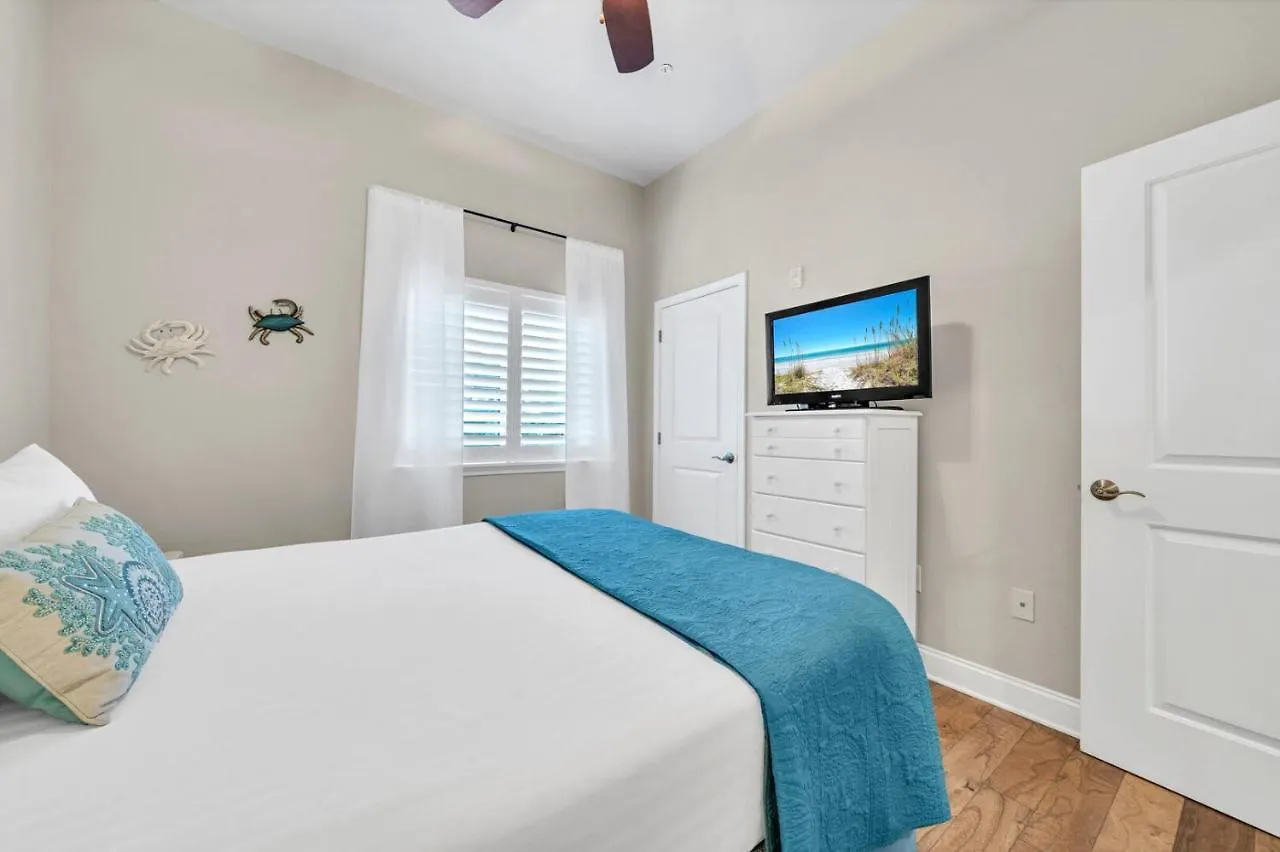 Private Patio! Gated Community! Walk To Beach! Alerio C101 Free Activities! Destin