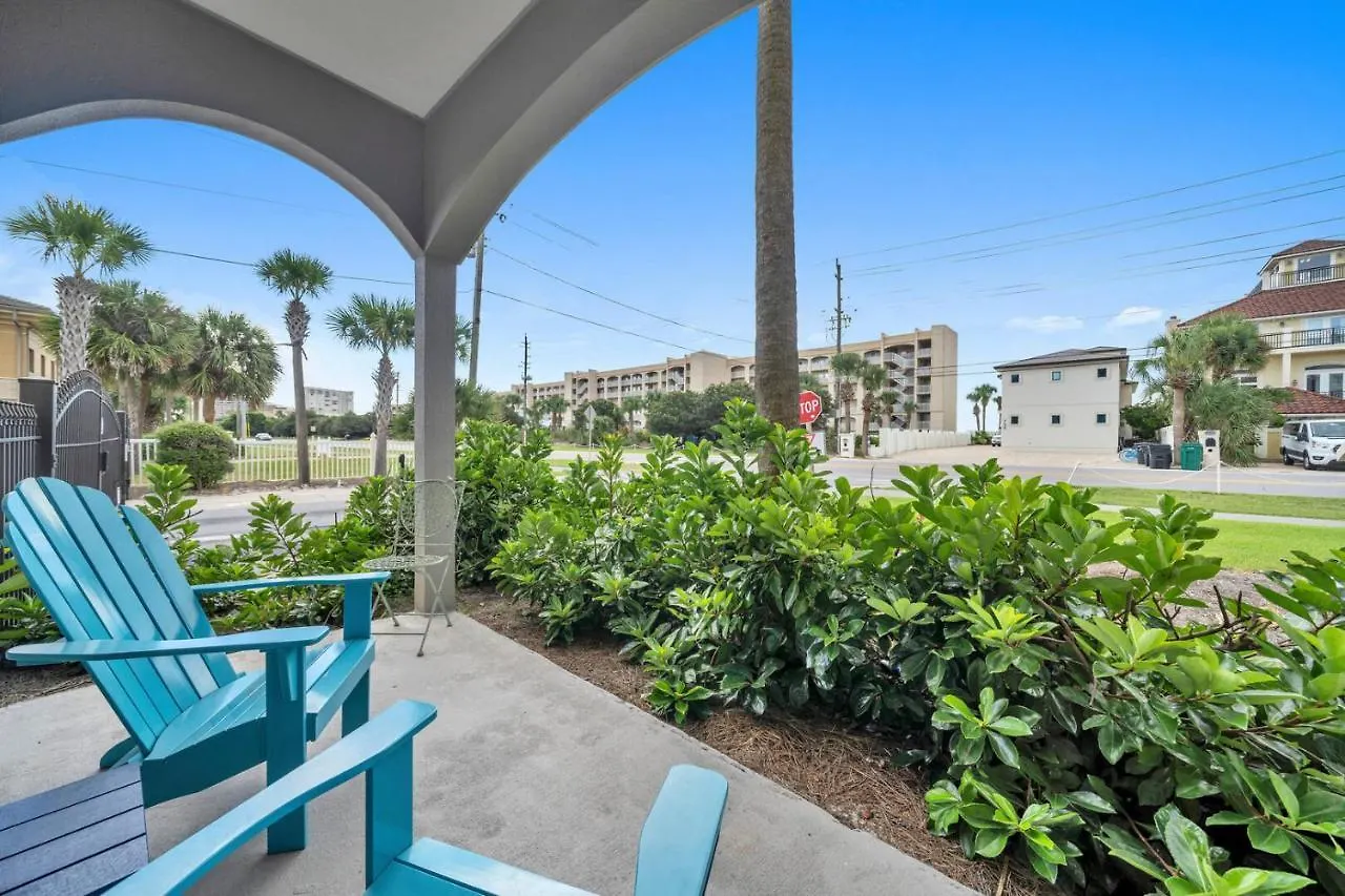 Private Patio! Gated Community! Walk To Beach! Alerio C101 Free Activities! Destin