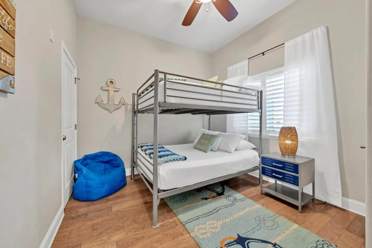 Holiday home Private Patio! Gated Community! Walk To Beach! Alerio C101 Free Activities! Destin