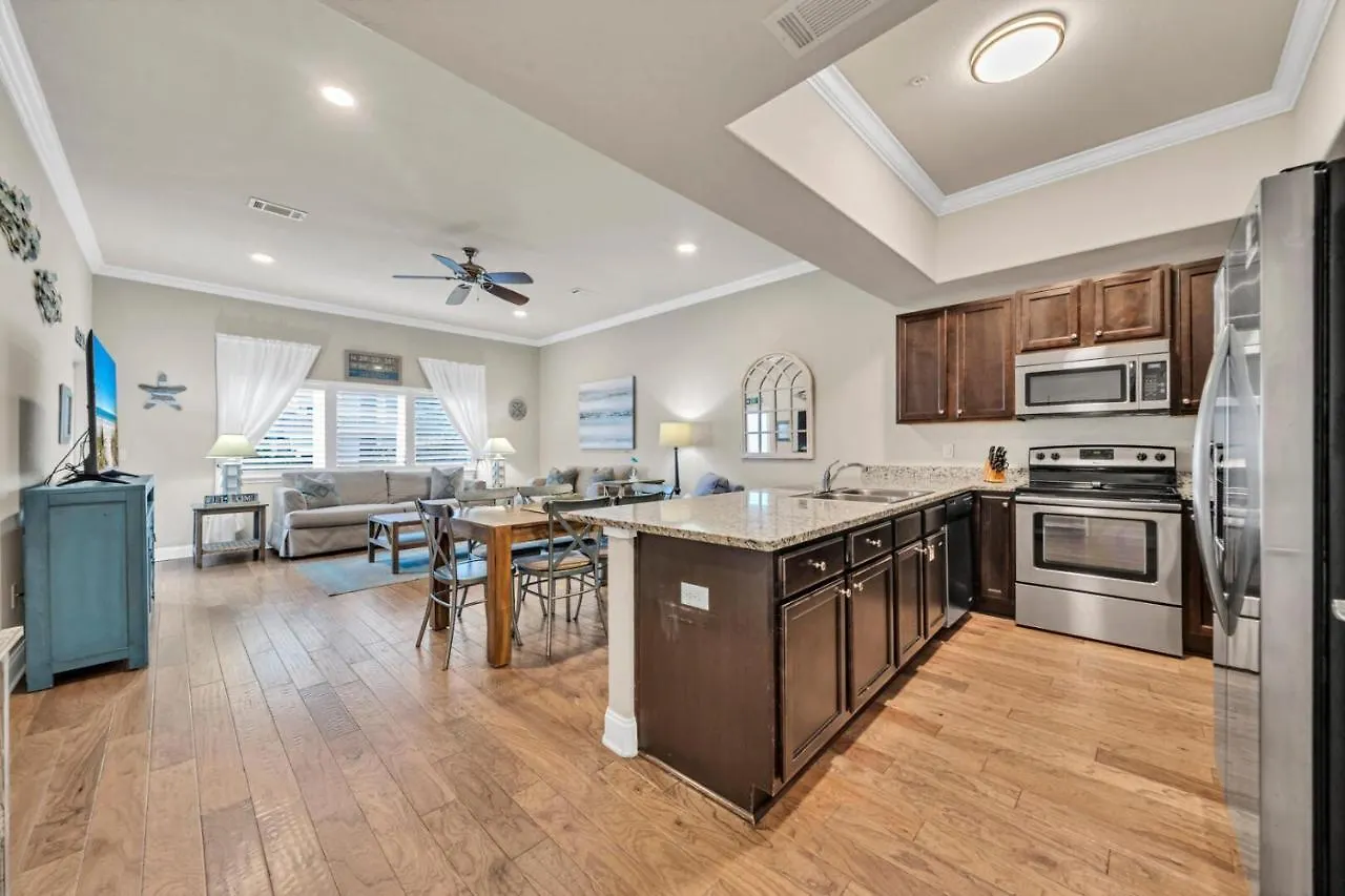Private Patio! Gated Community! Walk To Beach! Alerio C101 Free Activities! Destin